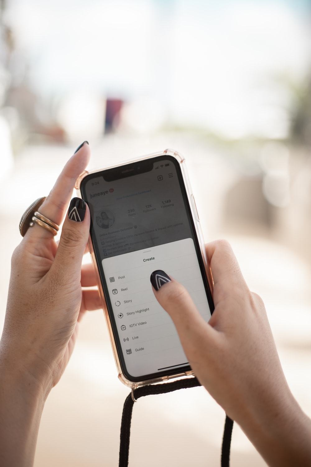 How To Pause Reels On Instagram - A Beginner's Guide